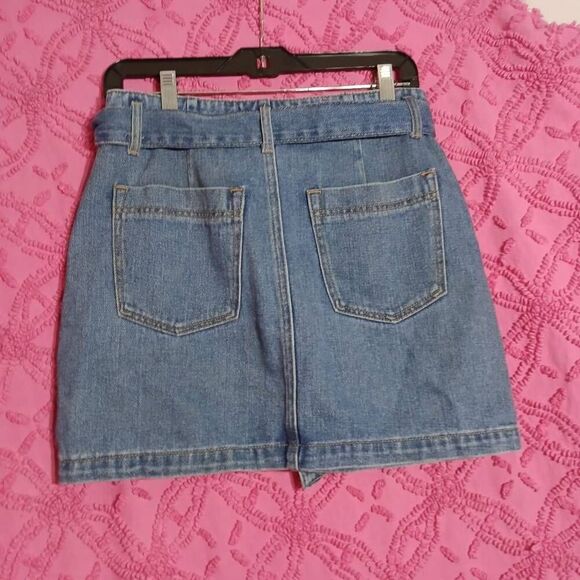 Forever 21 Blue Denim Belted Mini-Skirt Size M - Picture 2 of 6